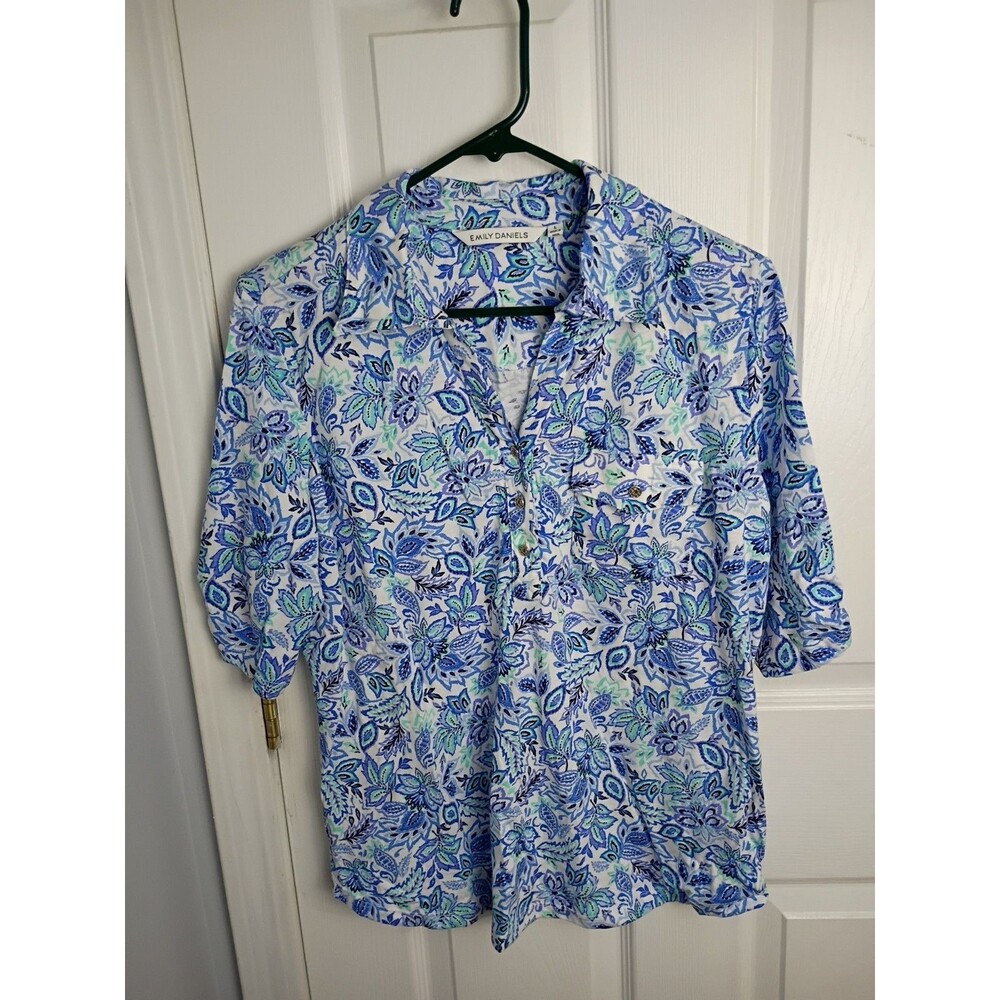 Emily Daniels Woman L Blue Floral Popover SS Pocket Collared Knit Shirt Casual